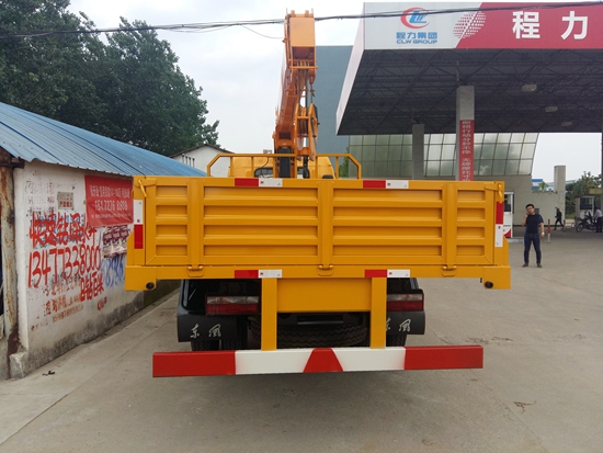 東風(fēng)黃牌隨車(chē)吊