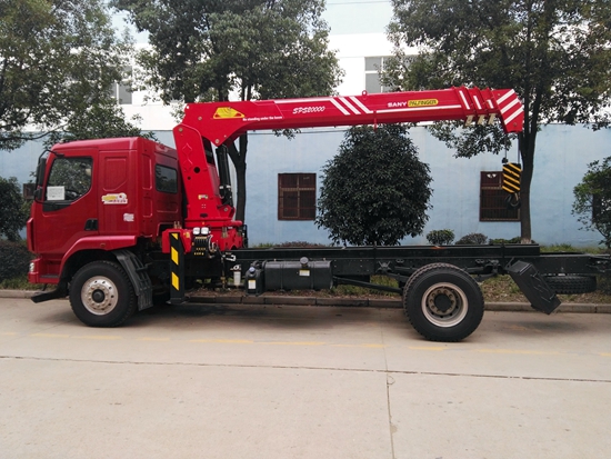 柳汽乘龍單橋隨車(chē)吊