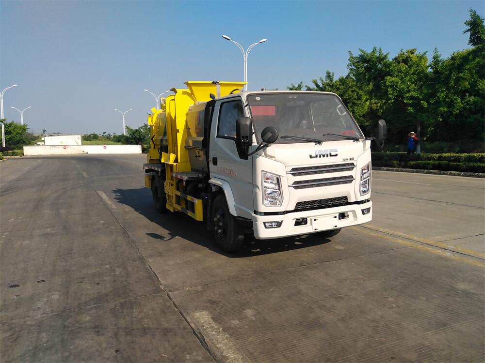 6方餐廚垃圾車-江鈴國(guó)六6方廚余泔水餐廚垃圾車廠家（方罐）