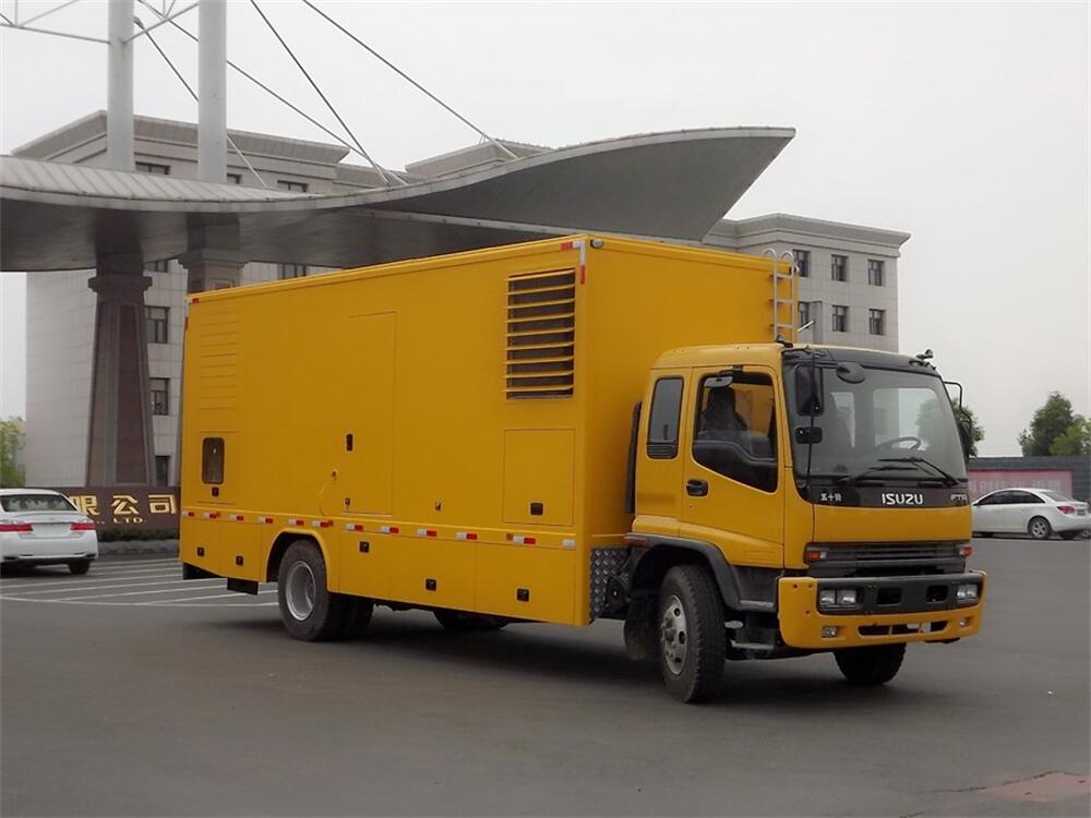 移動應急發(fā)電車-五十鈴FTR移動應急發(fā)電車