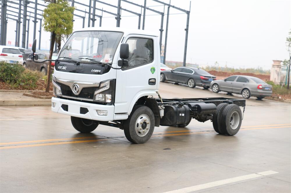 東風(fēng)小福瑞卡（3308，錫柴110）國六  內(nèi)飾照片圖